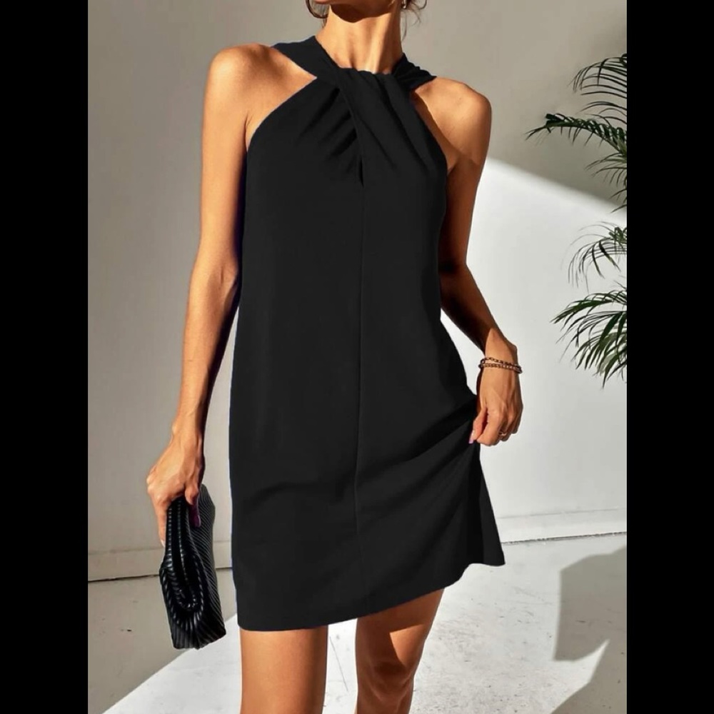 Short Black dress size Med (6)